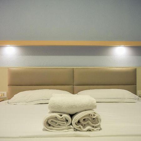 Hotel Andi ドゥラス エクステリア 写真
