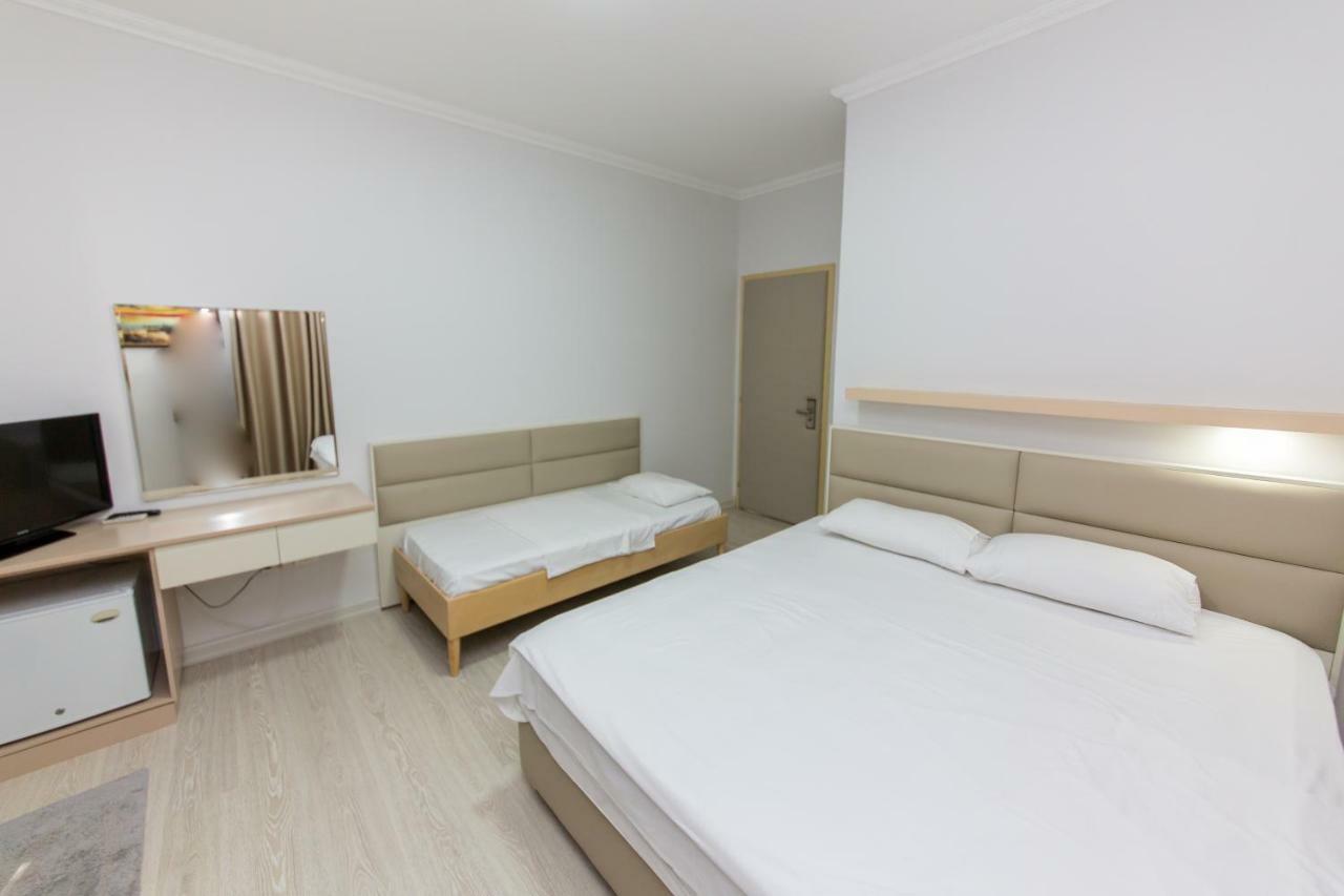 Hotel Andi ドゥラス エクステリア 写真